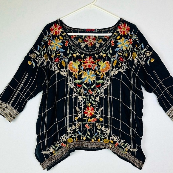 Johnny Was Floral Embroidered Tunic Boho Chic Shirt Black